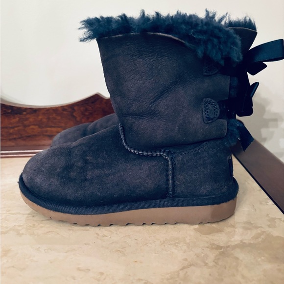 Blue UGG Youth size 13 - Picture 3 of 4